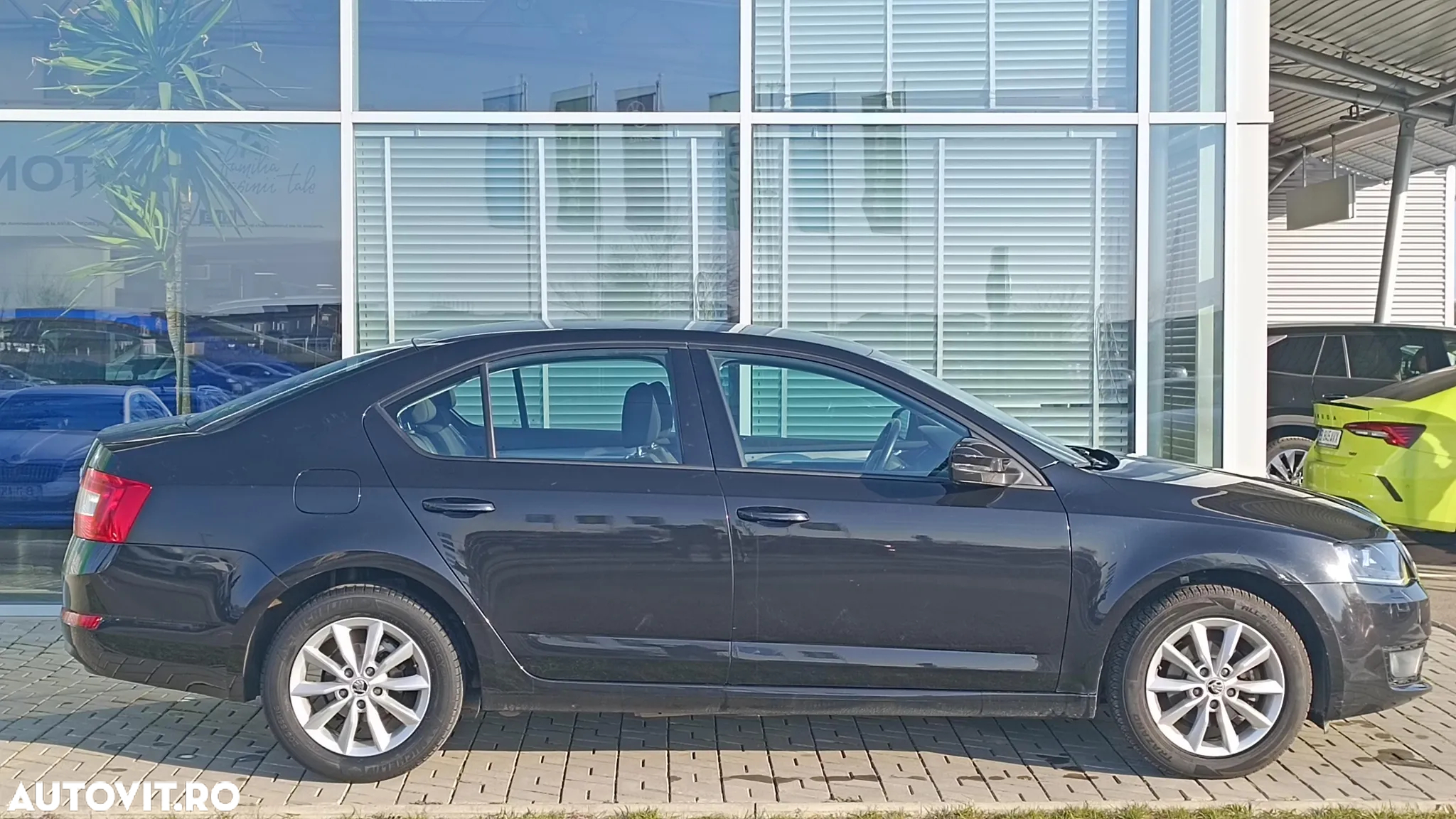 Skoda Octavia 1.6 TDI DSG Ambition - 5