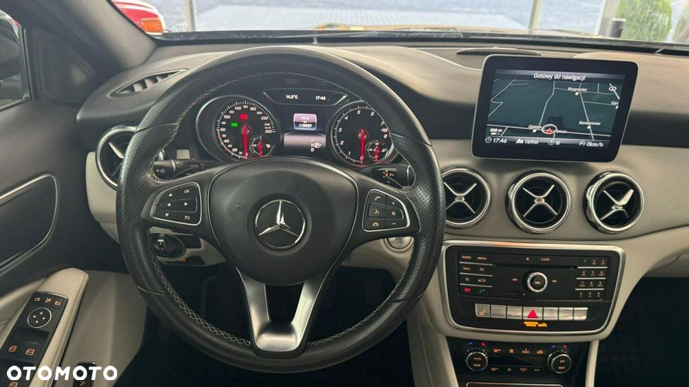 Mercedes-Benz GLA - 29