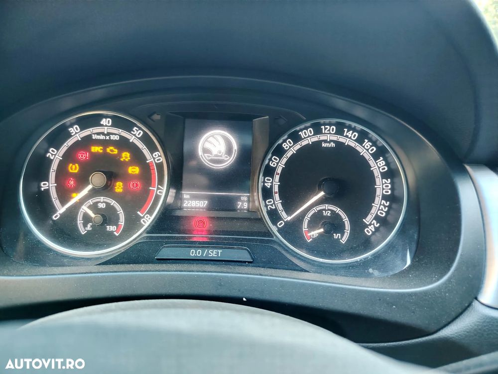 Skoda RAPID 1.0 TSI Cool Edition - 8