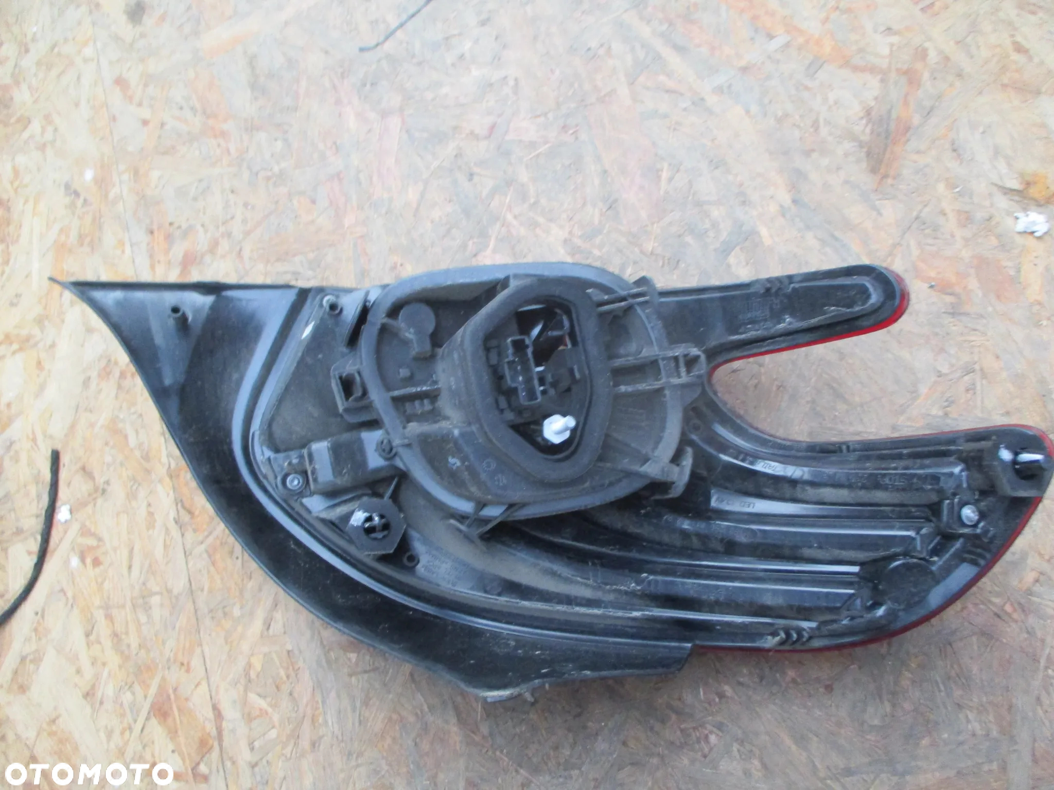 PEUGEOT 208 I 2016-2020 lift lampa tylna lewa prawa 9825601180 9825601280 - 4