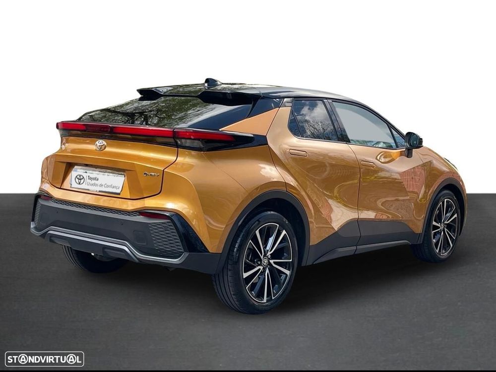 Toyota C-HR — fotografia 18