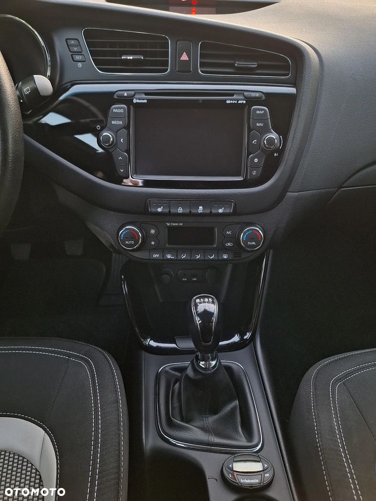 Kia Ceed 1.6 GDI ISG Platinum Edition - 10