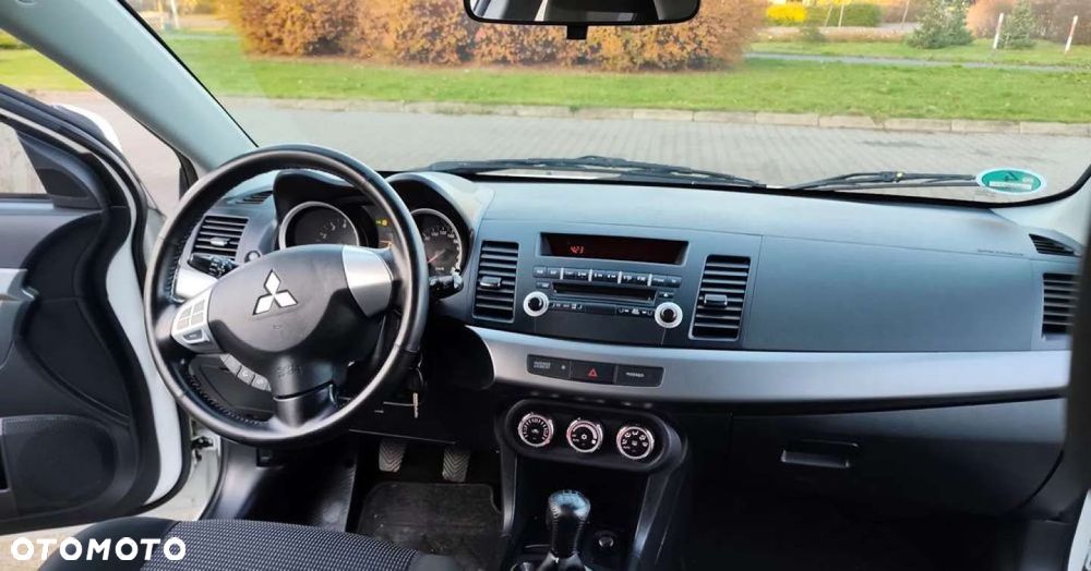 Mitsubishi Lancer - 7