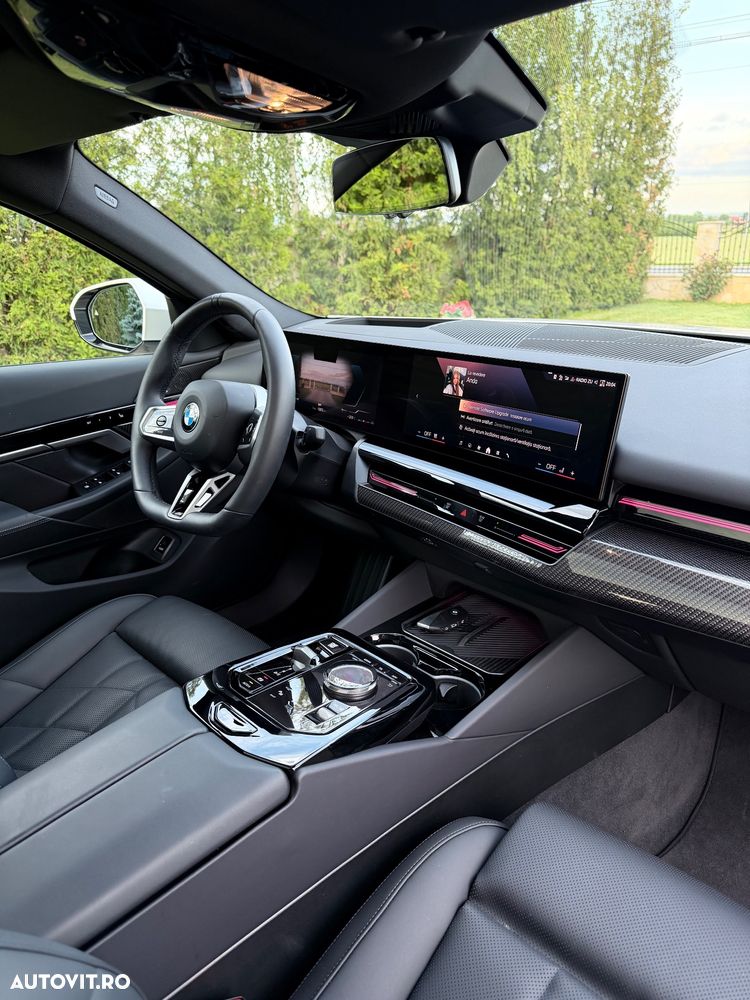 BMW Seria 5 520i AT MHEV - 18
