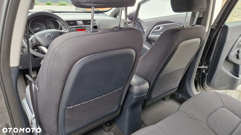 Kia Rio - 23