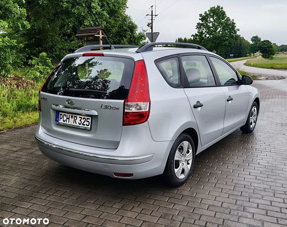 Hyundai i30 1.4 Base + - 12