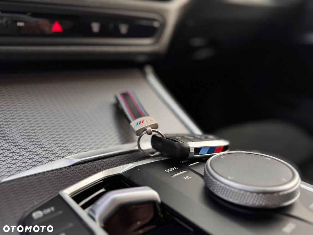 BMW Seria 3 330i xDrive M Sport - 24
