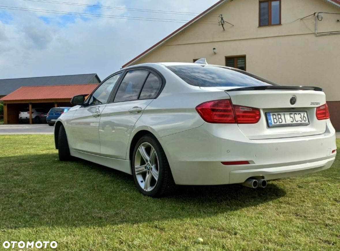 BMW Seria 3 328i Luxury Line - 4