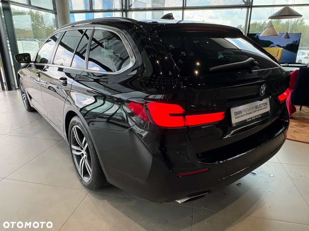 BMW Seria 5 530i xDrive mHEV - 6