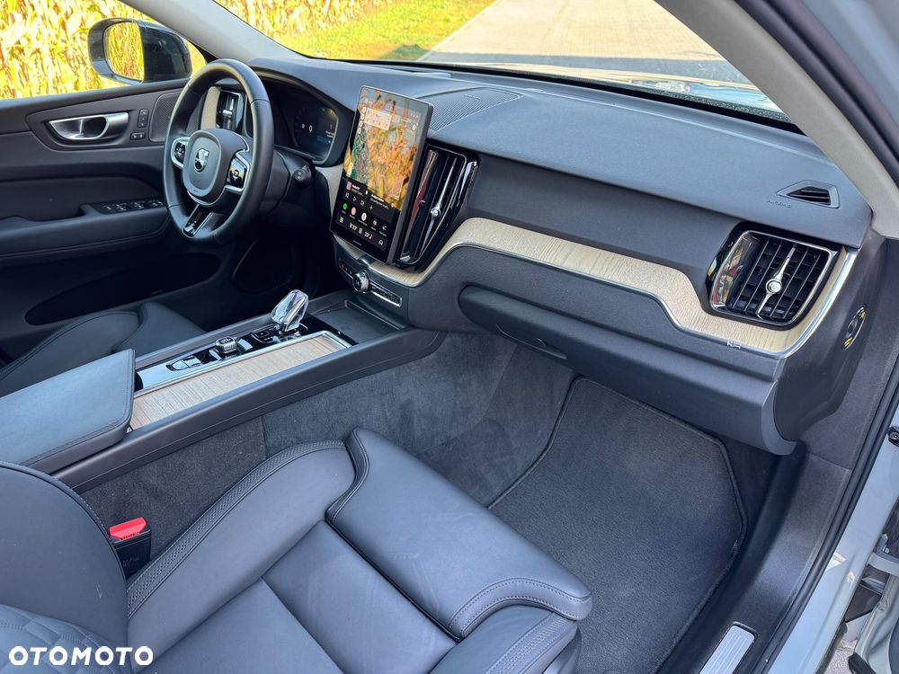 Volvo XC 60 B5 B AWD Plus Dark - 35