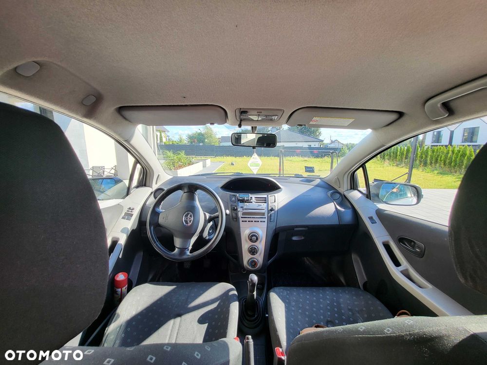 Toyota Yaris - 7