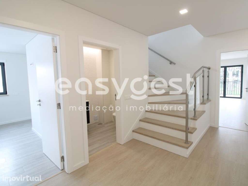 Moradia Geminada M4 com acabamentos de qualidade superior! - Grande imagem: 4/42