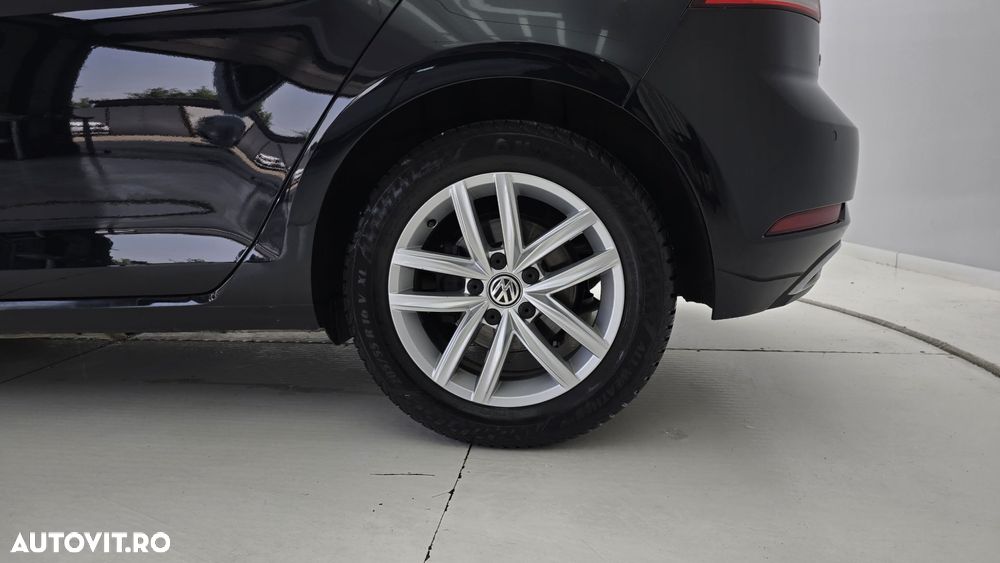 Volkswagen Golf - 22