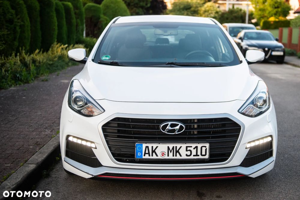 Hyundai i30 1.6 T GDI Turbo - 9