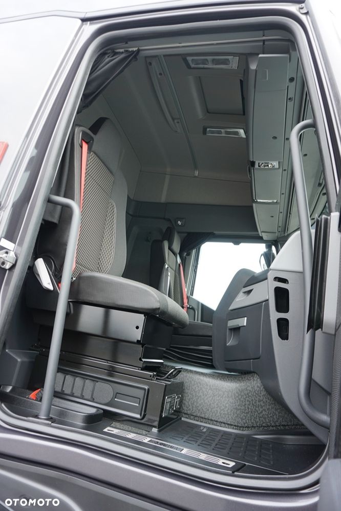 Renault / T 460 / EURO 6 / ACC / RETARDER / SLEEPER CAB - 8