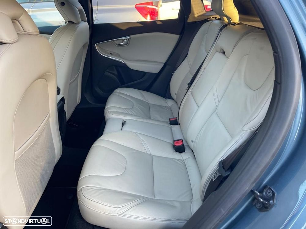 Volvo V40 1.6 D2 Summum - 12