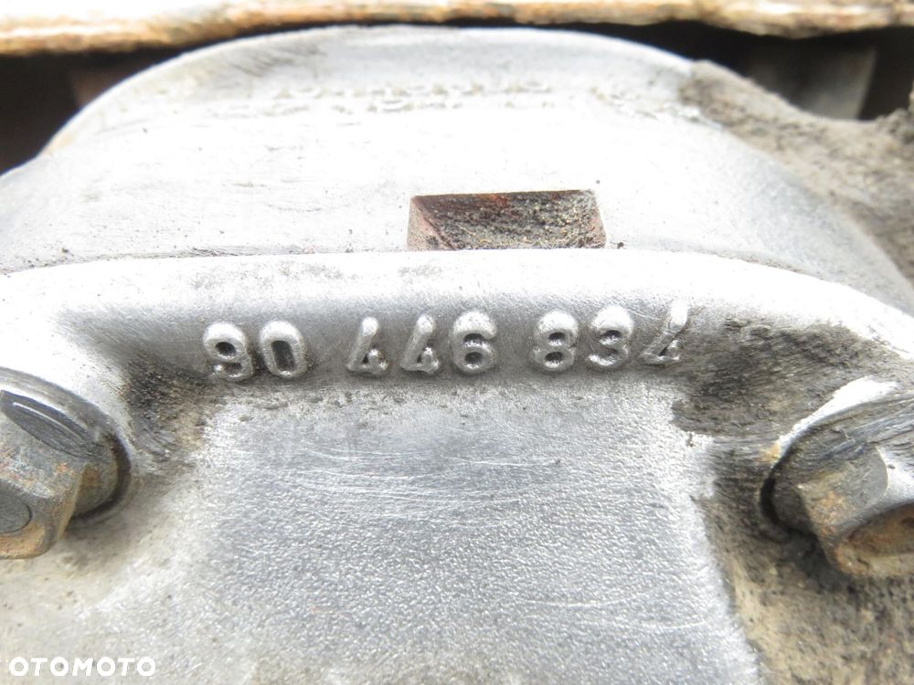 SANKI TYŁ DYFER OPEL OMEGA B Kombi 2.0 90446890 90446834 - 2