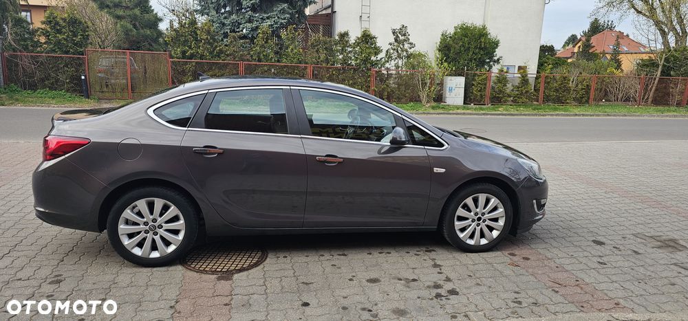 Opel Astra 1.4 T Cosmo - 6