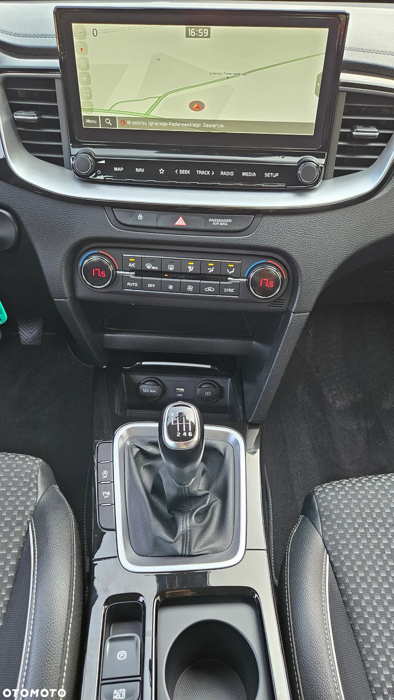 Kia XCeed 1.4 T-GDI L Business Line - 26