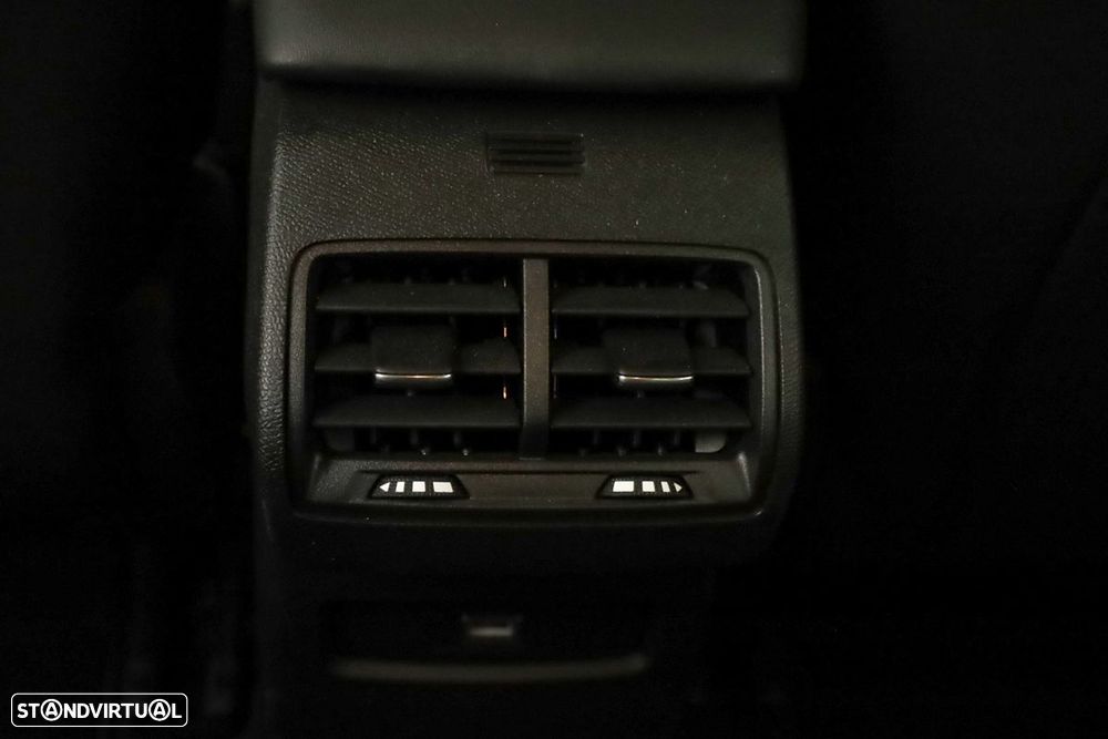 Citroën C4 1.2 Hybrid Max e-DSC6 - 23