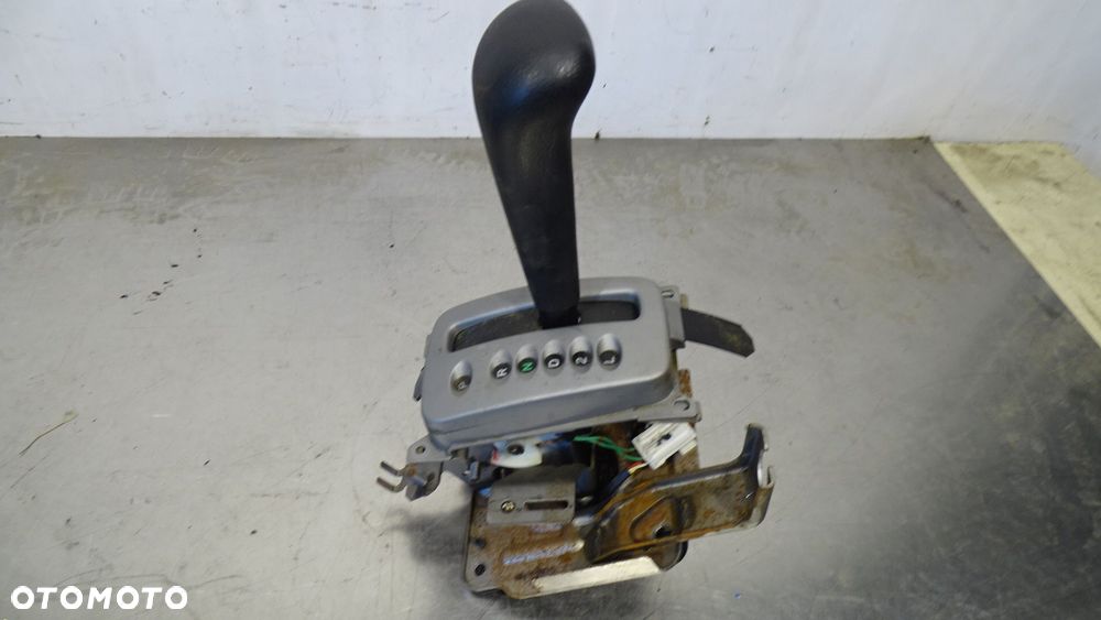 DŹWIGNIA ZMIANY BIEGÓW AUTOMAT MITSHUBISHI PAJERO PININ 2.0GDI - 2