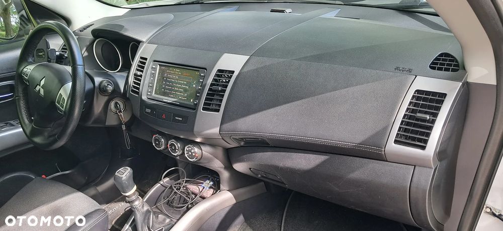 Mitsubishi Outlander 2.2 DI-D 4WD Invite - 9