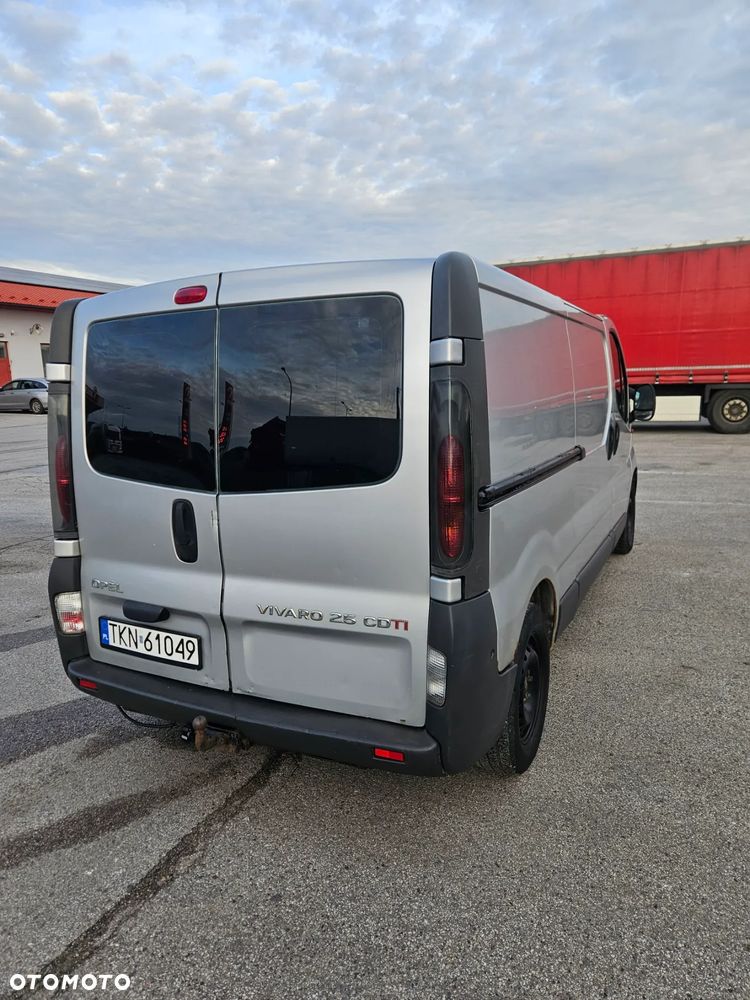 Opel Vivaro - 8