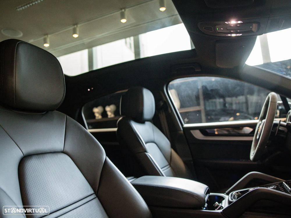 Porsche Cayenne Coupé E-Hybrid - 41