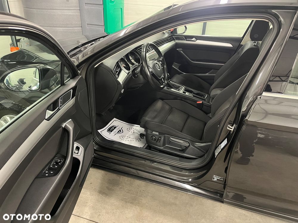 Volkswagen Passat 2.0 TDI BMT Highline - 16