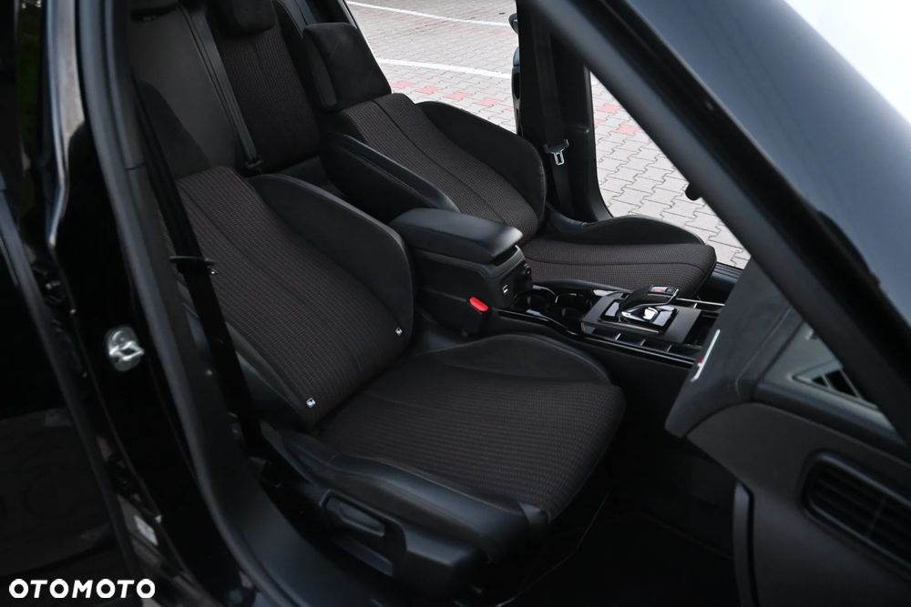 DS Automobiles DS 3 Crossback 1.5 BlueHDi Performance Line + - 32