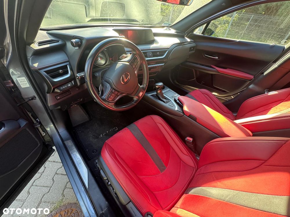 Lexus UX - 7