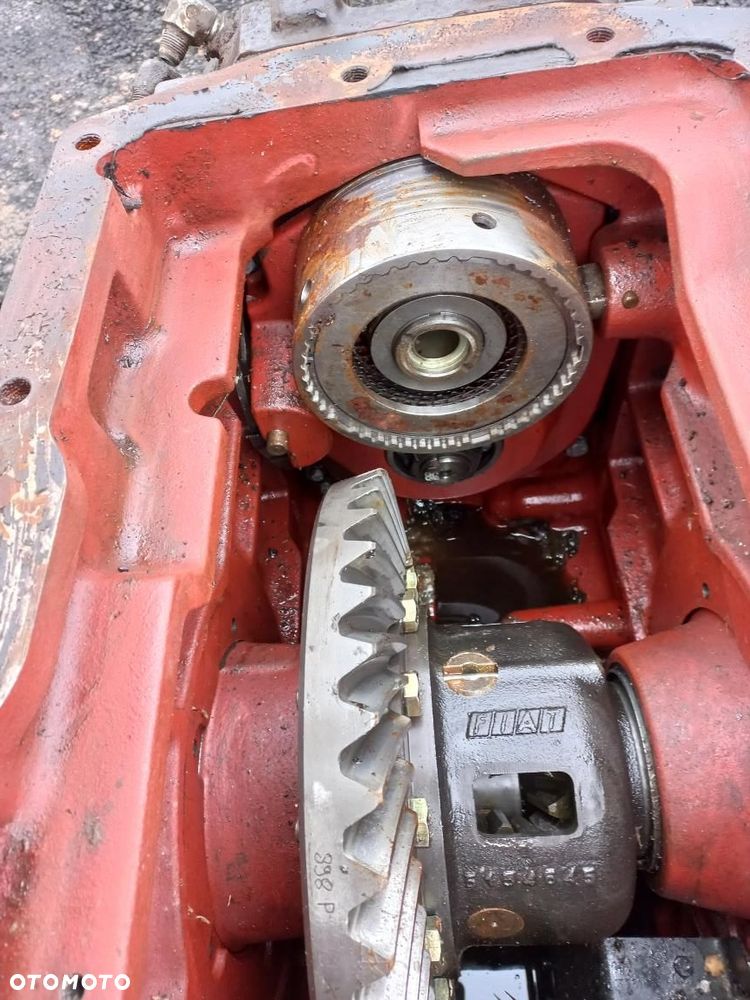 New Holland tylny most 5167252,obudowa ,zwolnica,półoś,rozdzielacz,atak,sworzeń siły uciągu,układ planetarny,5154645,fiat,F110,F130,F140,TM120,8160,M135 FORD,0538009531,5152331,5157158,HAMULCE,tarcza,7840,8240,SILNIK 6 cylindrów pompa wtryskowa,ga401,sl,sle,chłodnica łoże,kołyska,wał,blok. - 4