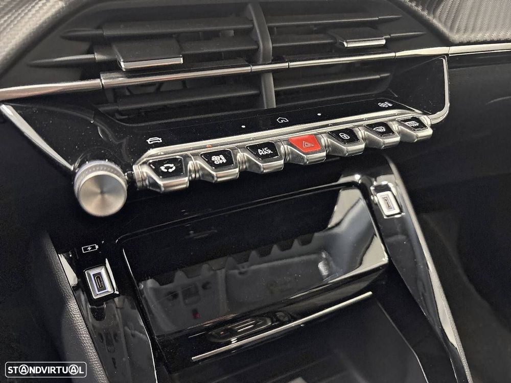 Peugeot 208 1.2 Hybrid Allure e-DCS6 - 19