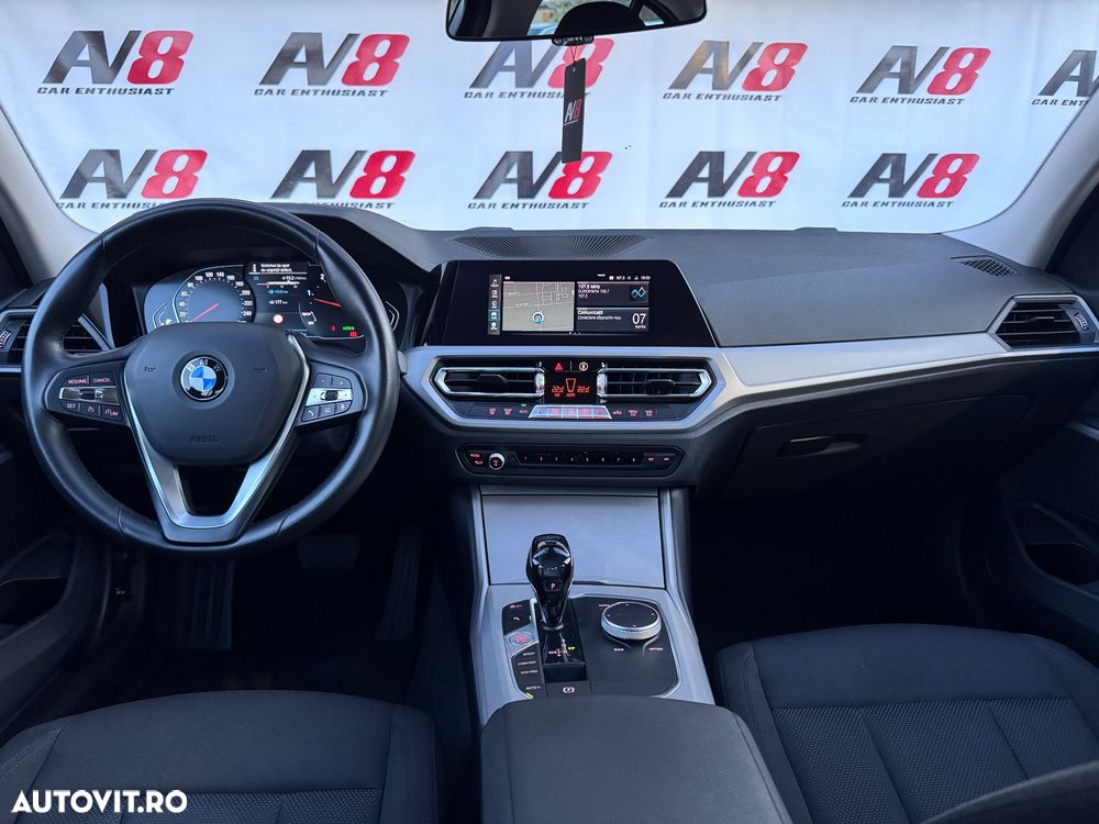 BMW Seria 3 320d xDrive AT MHEV - 36