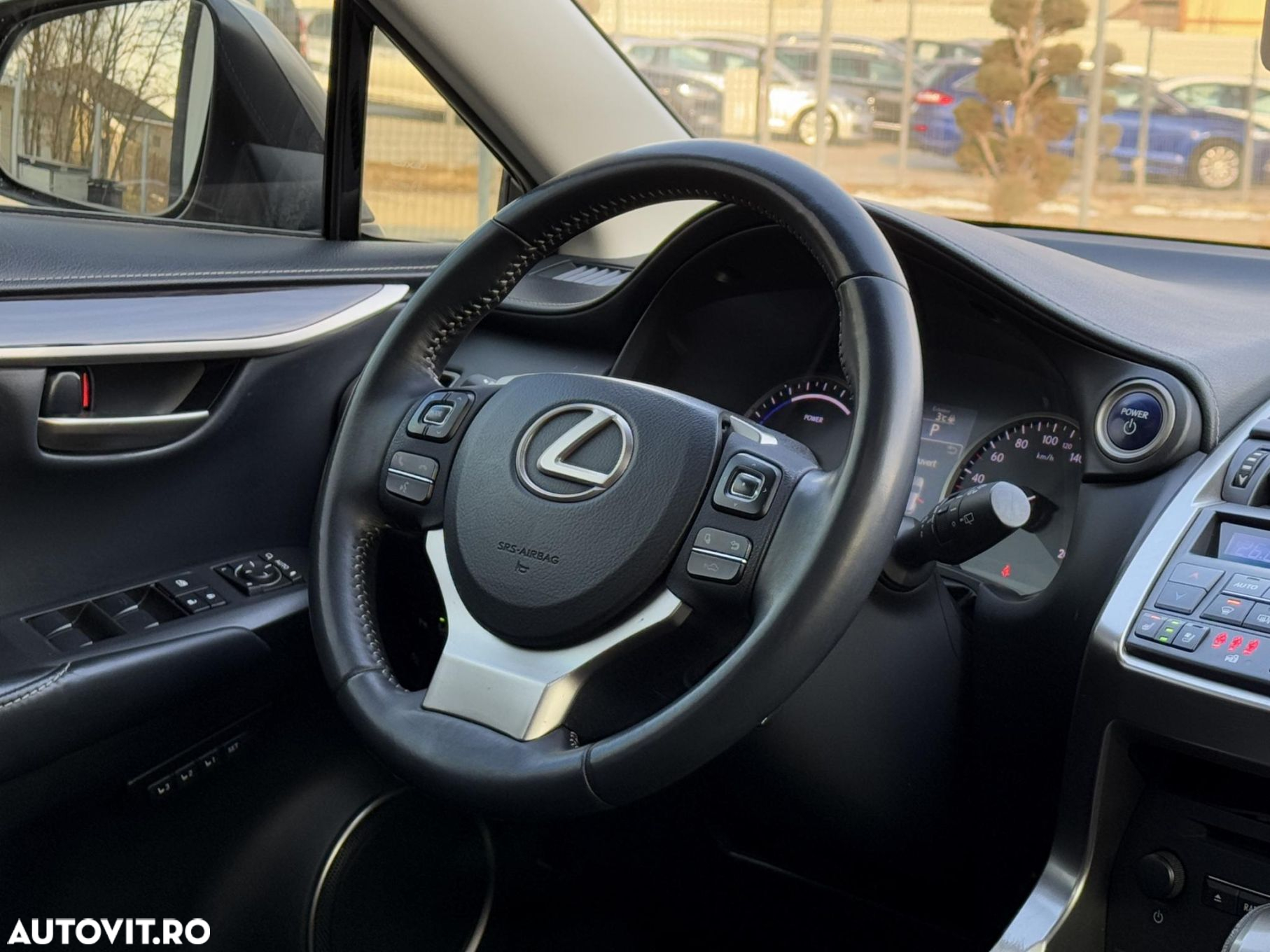 Lexus Seria NX - 7
