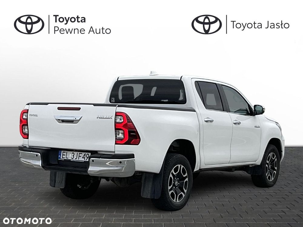 Toyota Hilux 2.8 D-4D Double Cab SR5 4x4 - 5