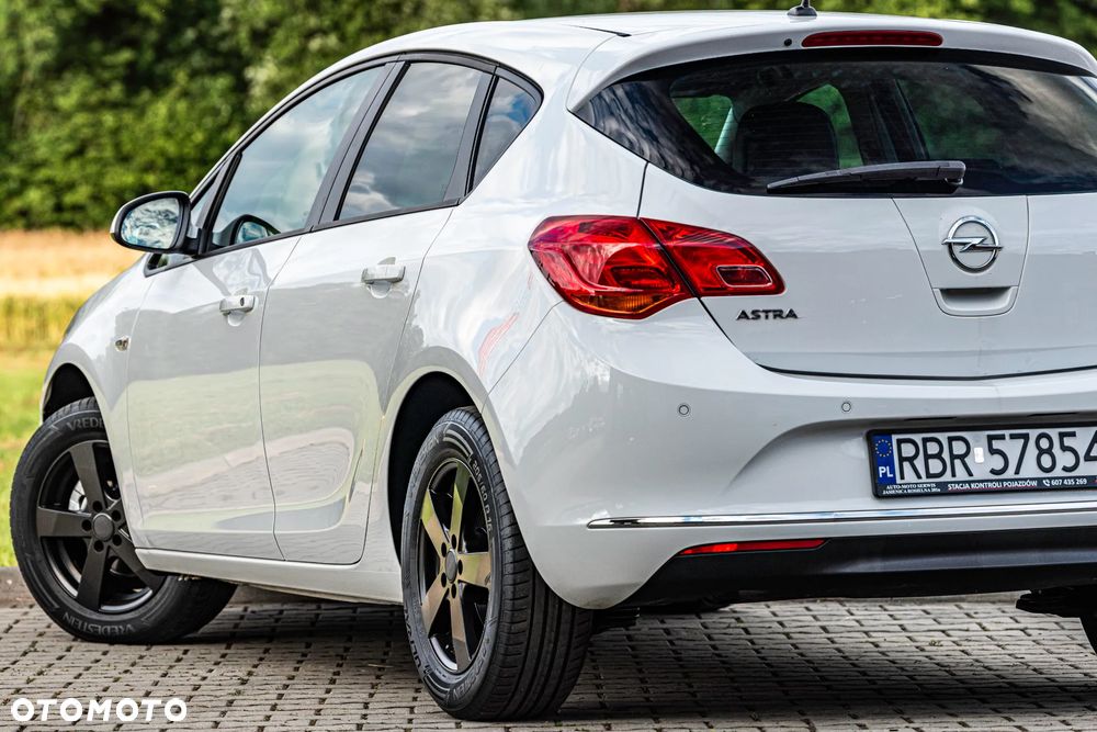 Opel Astra 1.6 Style - 16