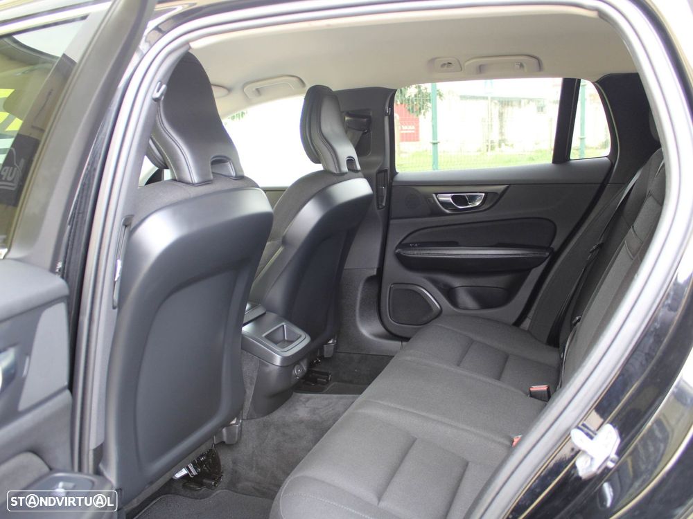 Volvo V60 2.0 D3 Momentum Plus Geartronic - 45