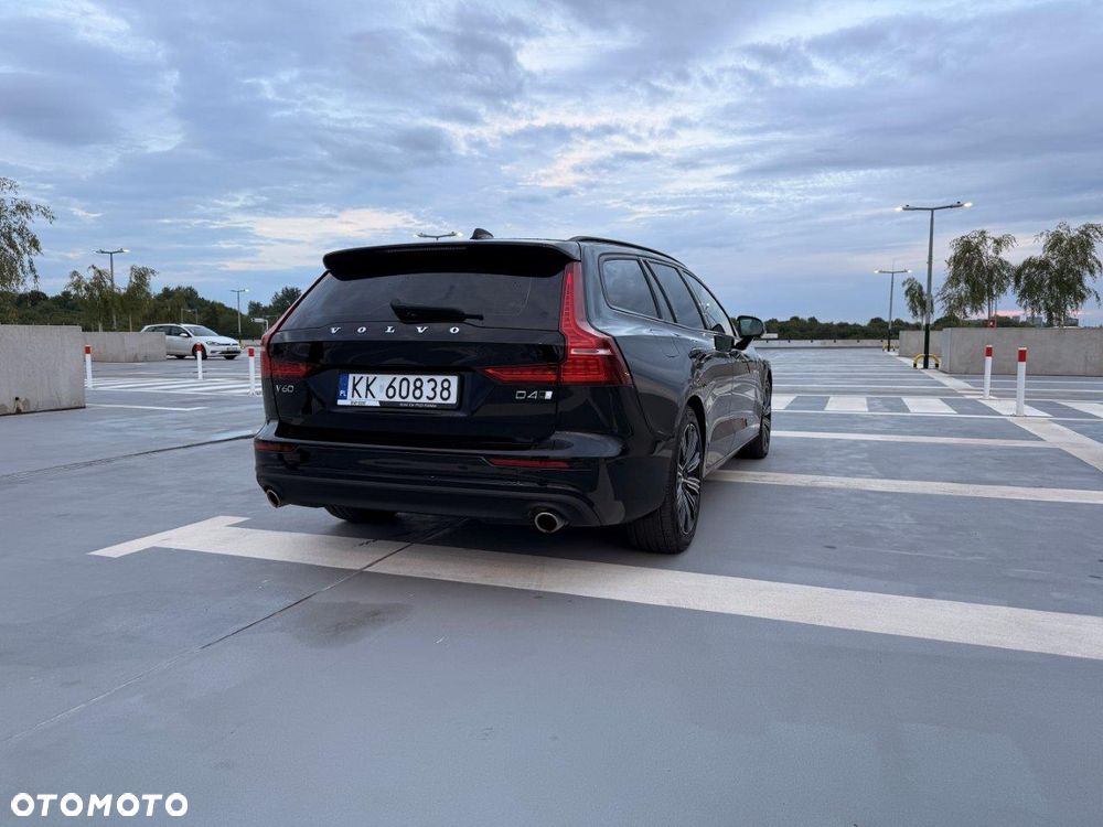 Volvo V60 D4 AWD Momentum - 4