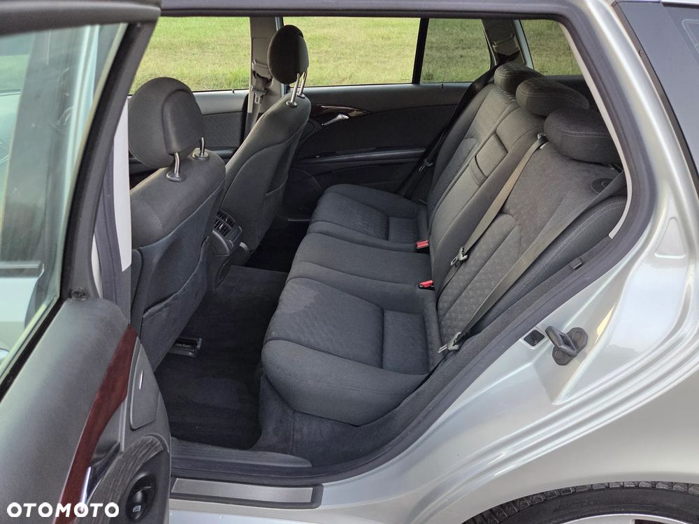 Mercedes-Benz Klasa E 220 CDI T Classic - 11