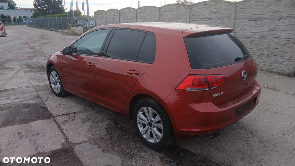 Volkswagen Golf 2.0 TDI BlueMotion Technology Edition - 5
