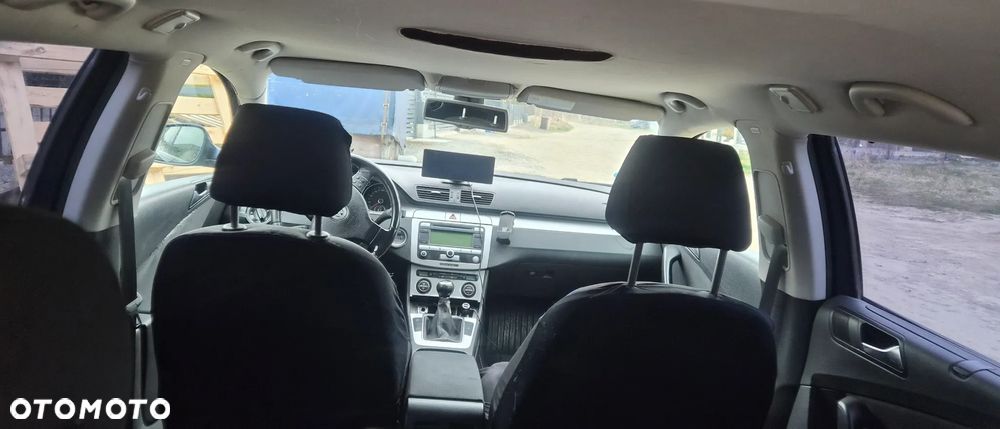 Volkswagen Passat - 12