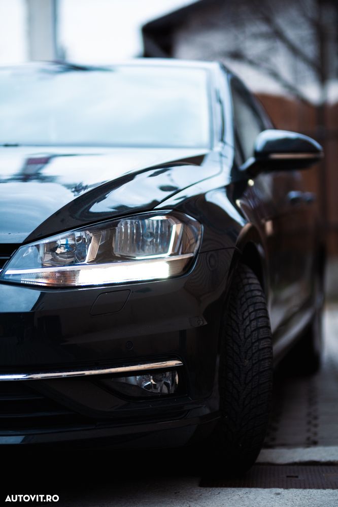 Volkswagen Golf - 2