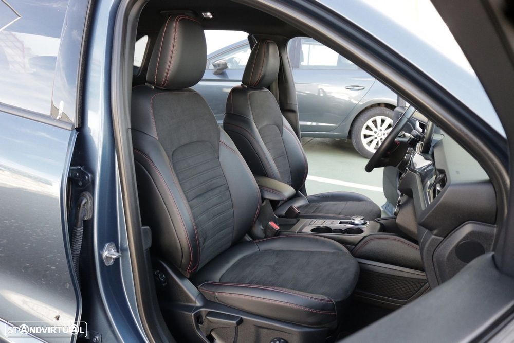 Ford Kuga 2.5 PHEV ST-Line X - 24
