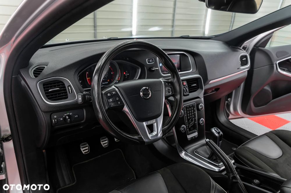 Volvo V40 D2 RDesign - 29
