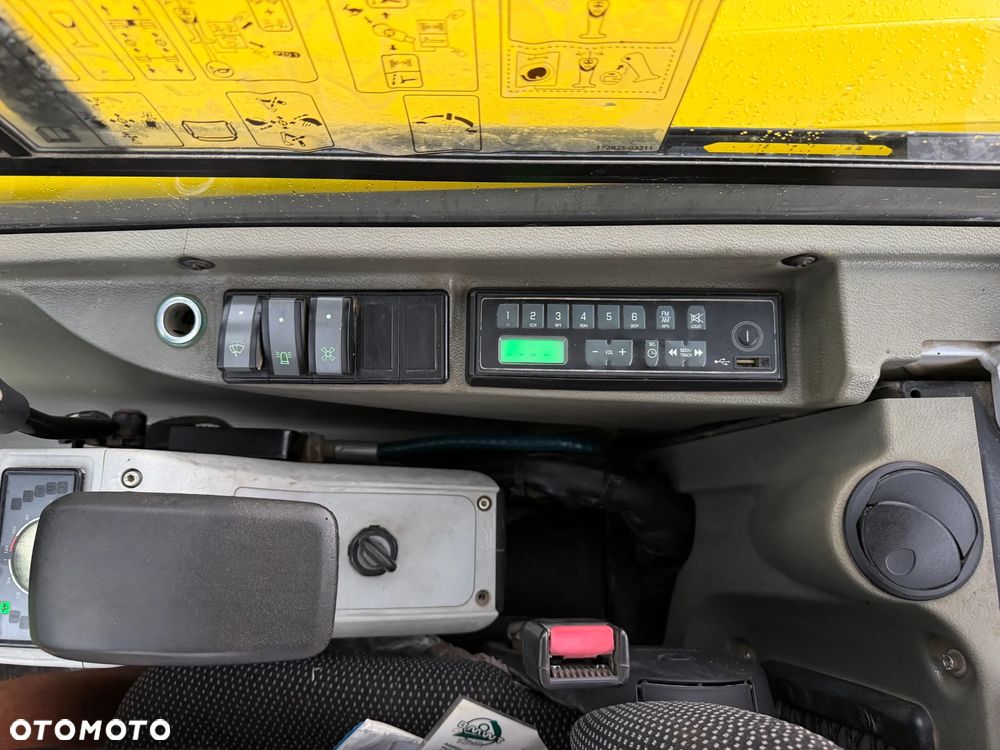 Wacker Neuson EZ38 koparka Gąsienicowa 4 tony. 2018 rok. Maszyna jak nowa 1600mtg.  Aktualna DEKRA BMWT 2026r. dodatkowa linia Hydrauliczna. Zamki na tłokach. Szybko-złącze Hydrauliczne. zmiana łyżek bez wychodzenia z Kabiny! Ani deka luzów wycieków. Okazja! 2 łyżki Oryginalne skandynawskiego typu. Yanmar silnik. Maszyna z Norwegii z Gospodarstwa Aktualna Dokumentacja! ani deka luzów i wycieków! OKAZJA Linia Hydr. Plus. Długie ramię PLUS. Oświetlenie LED. Gąski bardzo ładne. Wielka Okazja! Pełne sterowanie z dżojstików!! - 28