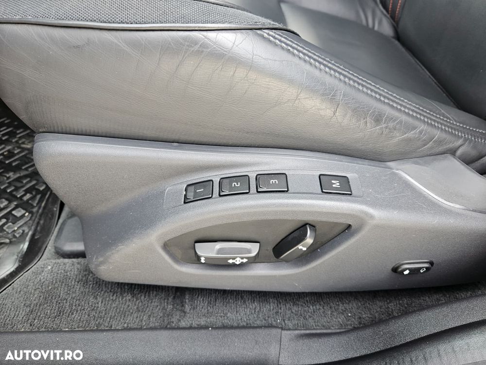 VOLVO XC60 2015 — imagine 17