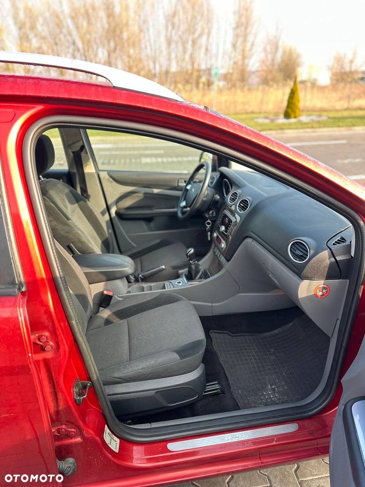 Ford Focus 1.6 Ti-VCT Ghia - 14