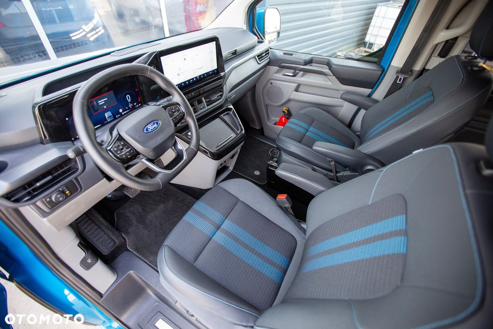 Ford Tourneo Custom - 14