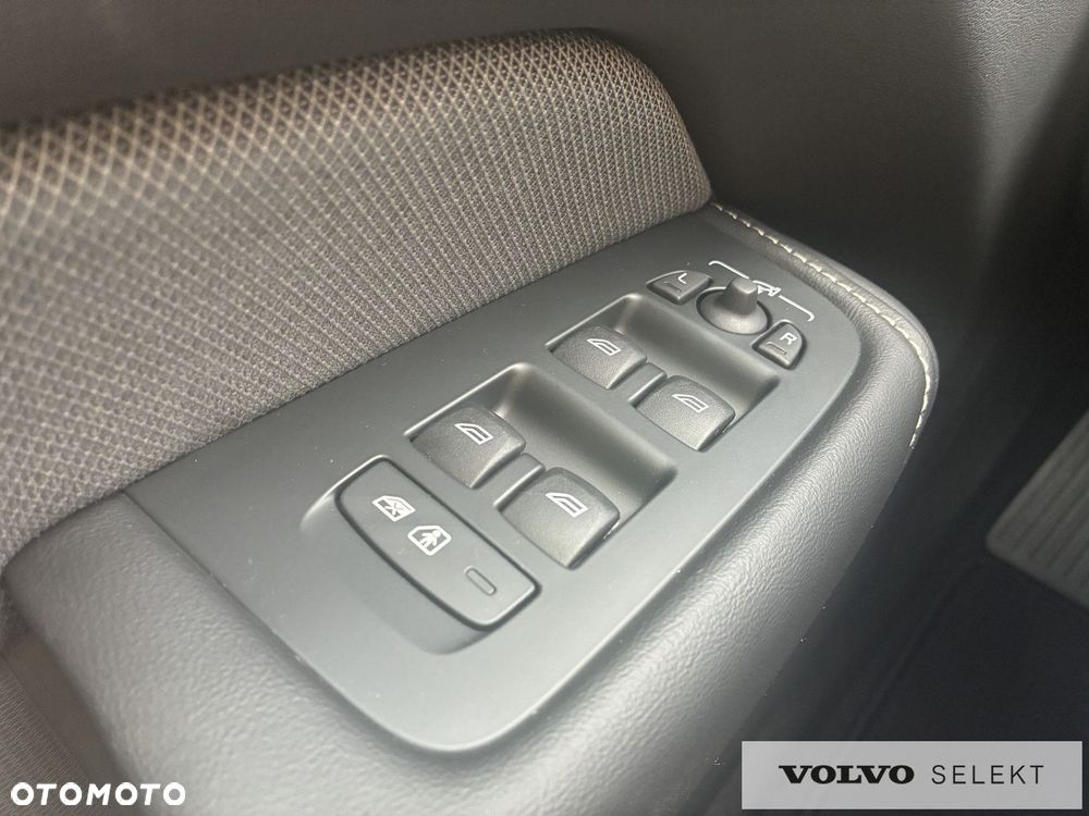 Volvo XC 60 - 30